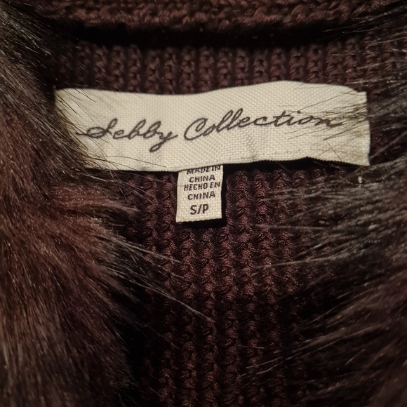 Boutique Debby Collection Faux Fur Open Front Vest Brown Burgundy Size S NWT - Picture 8 of 11